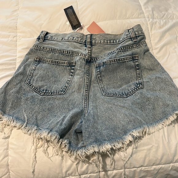 Jean shorts idea ditto size Large - Picture 2 of 4